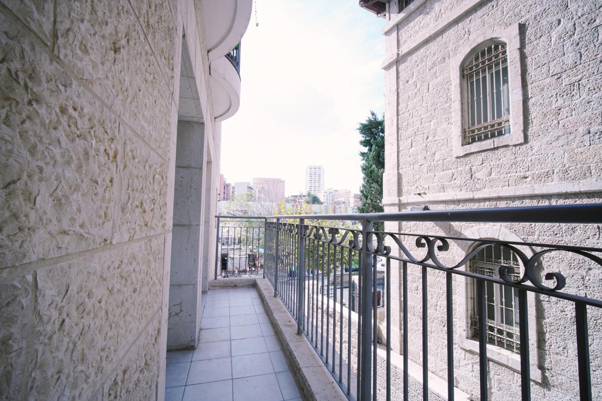 Harav Kuk Modern Apartment By Nimizz エルサレム エクステリア 写真